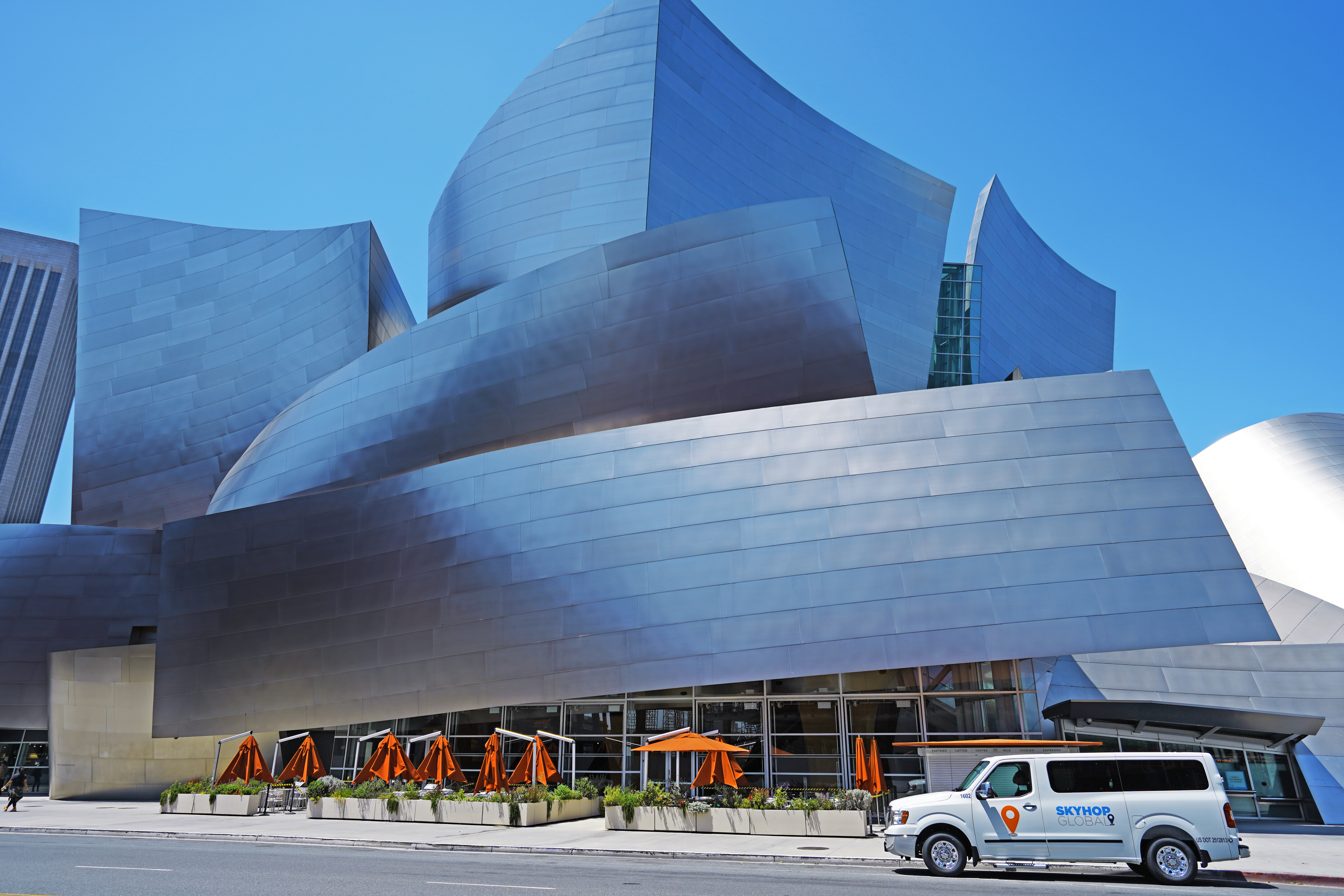 SkyHop Van with Planes